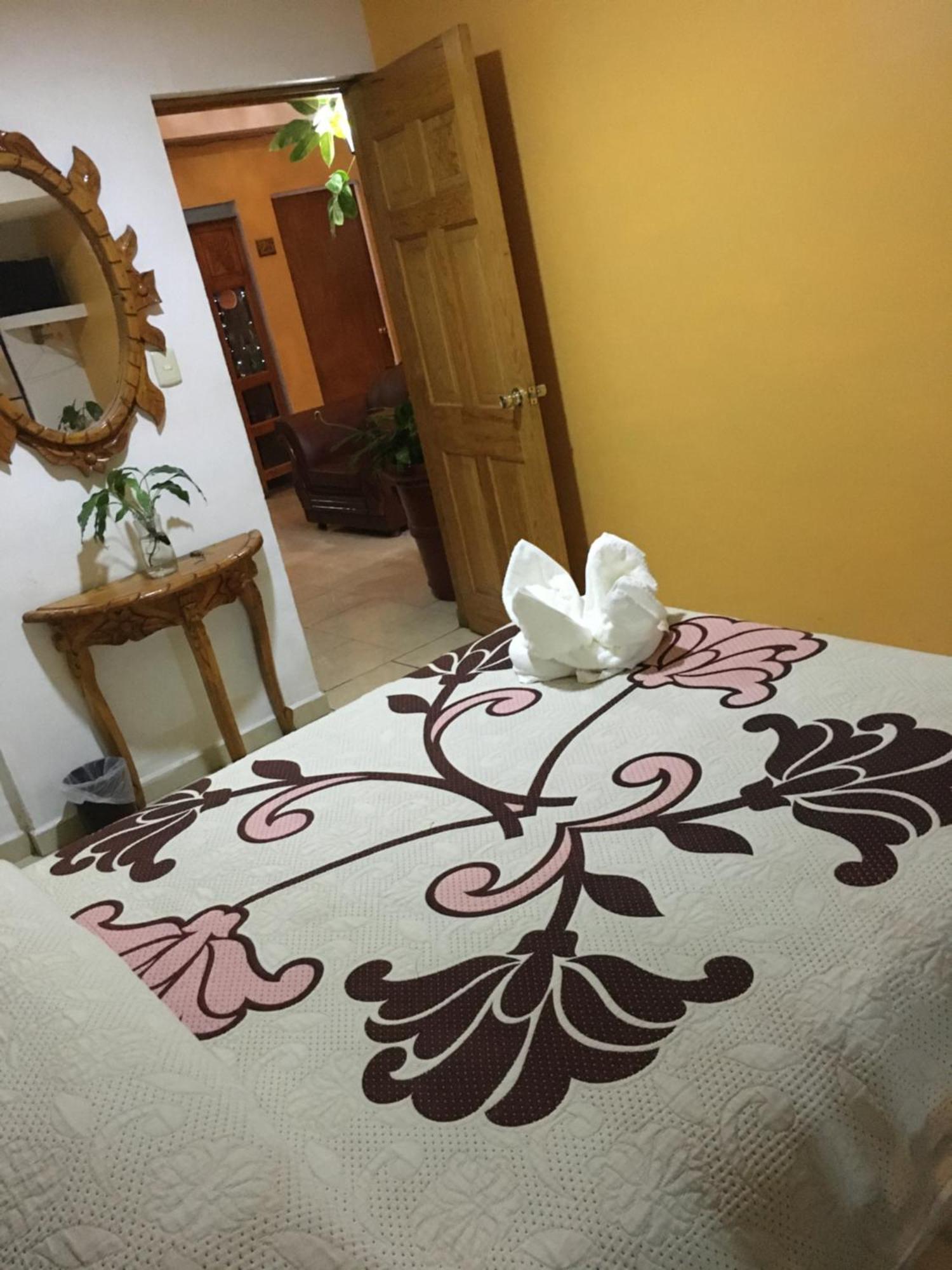 Hotel Posada Camelinas Patzcuaro Luaran gambar